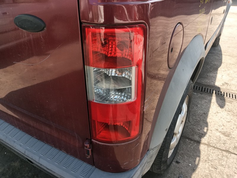 Recambio de piloto trasero derecho para ford tourneo connect 1.8 tdci referencia OEM IAM 1369221  