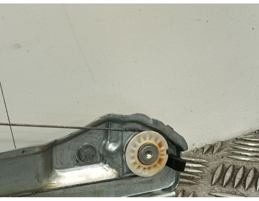 Recambio de elevalunas delantero izquierdo para citroën c3 iii (sx) 1.2 puretech 82 referencia OEM IAM 9840154580  