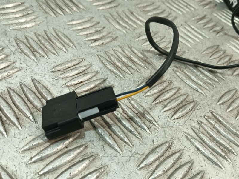 Recambio de enganche cinturon delantero izquierdo para chevrolet cruze hatchback (j305) 1.7 d referencia OEM IAM 688309590  