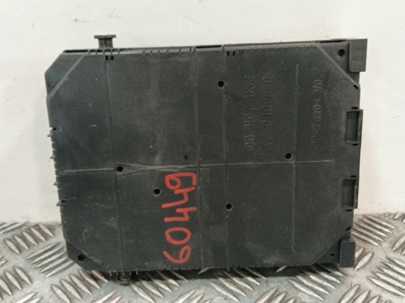 Recambio de caja reles / fusibles para opel crossland x / crossland (p17, p2qo) 1.2 (75) referencia OEM IAM 981985148001  