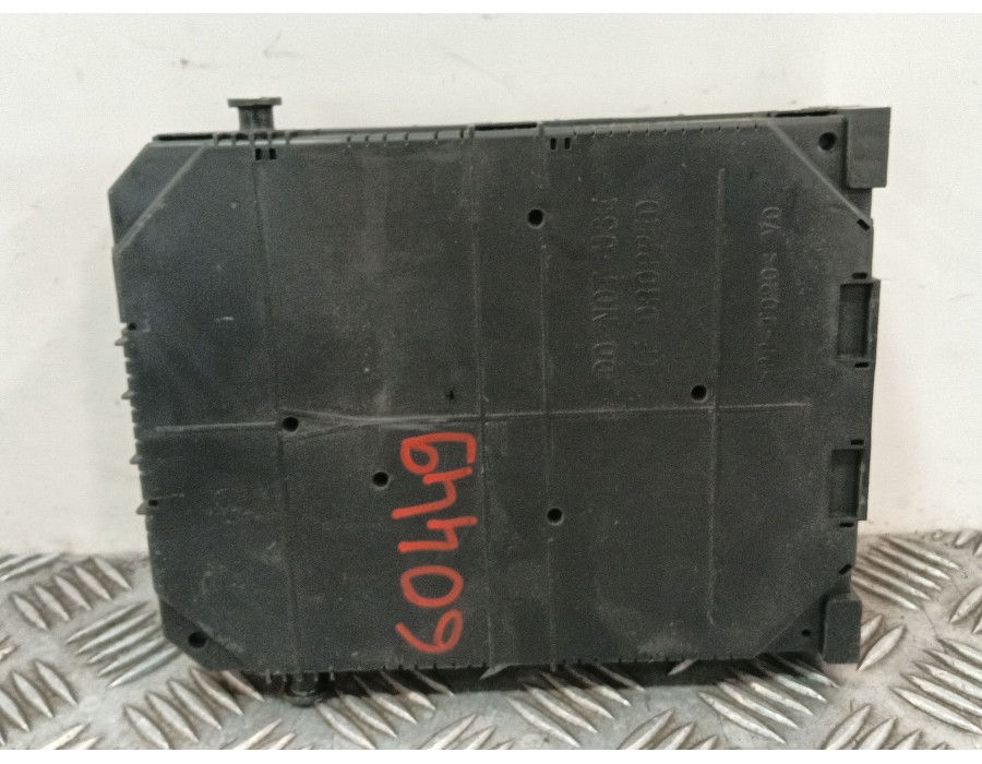 Recambio de caja reles / fusibles para opel crossland x / crossland (p17, p2qo) 1.2 (75) referencia OEM IAM 981985148001  