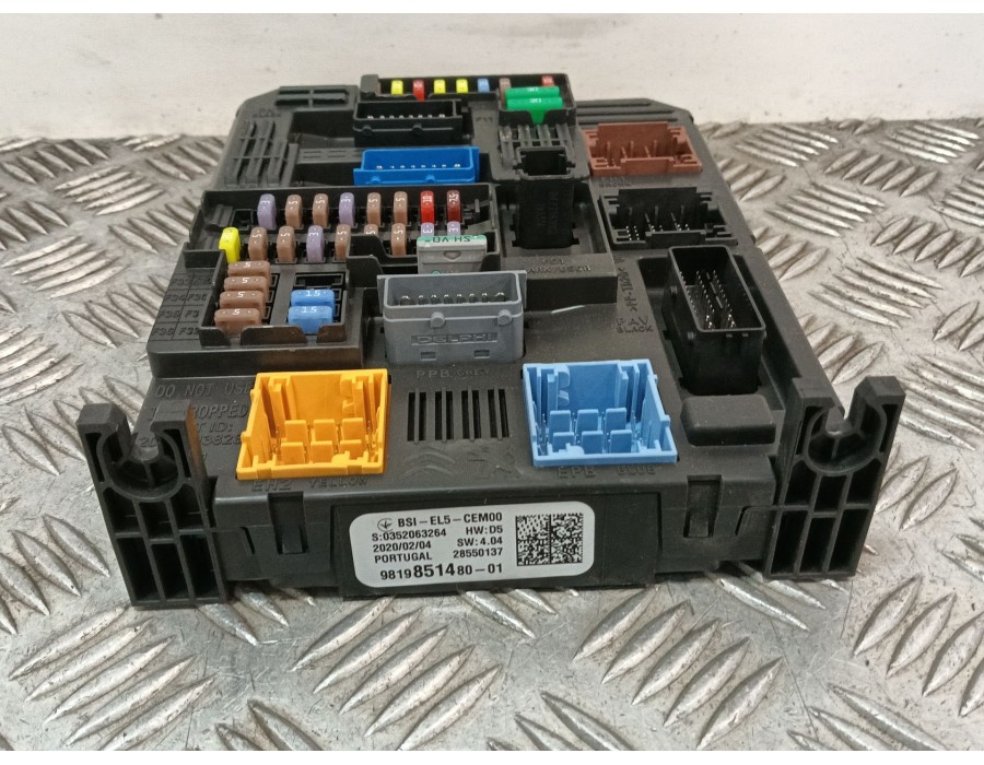 Recambio de caja reles / fusibles para opel crossland x / crossland (p17, p2qo) 1.2 (75) referencia OEM IAM 981985148001  