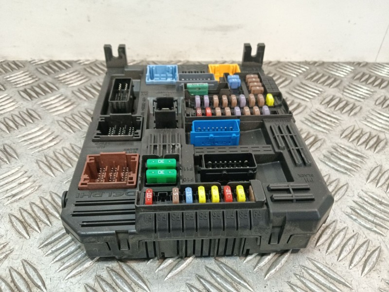 Recambio de caja reles / fusibles para opel crossland x / crossland (p17, p2qo) 1.2 (75) referencia OEM IAM 981985148001  