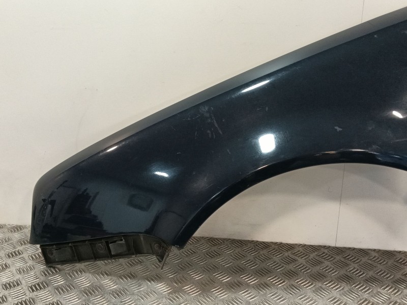 Recambio de aleta delantera izquierda para volkswagen golf iv (1j1) 1.6 16v referencia OEM IAM 1J0821021  