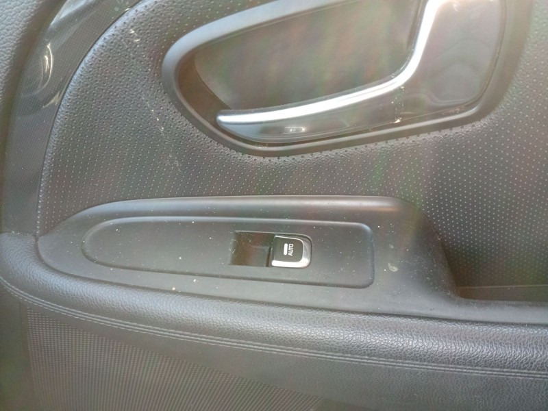 Recambio de mando elevalunas delantero derecho para kia carens iv 1.7 crdi referencia OEM IAM 93575A4020CA  
