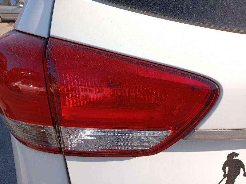 Recambio de piloto trasero izquierdo interior para kia carens iv 1.7 crdi referencia OEM IAM 92403A4020  