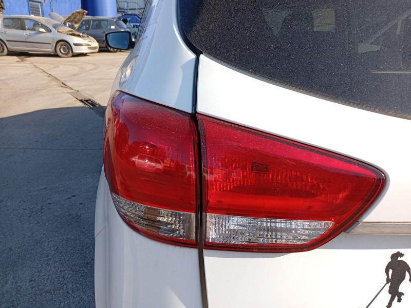 Recambio de piloto trasero izquierdo para kia carens iv 1.7 crdi referencia OEM IAM 92401A4020  