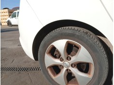 Recambio de paso de rueda trasero derecho para kia carens iv 1.7 crdi referencia OEM IAM 86840A4000  
