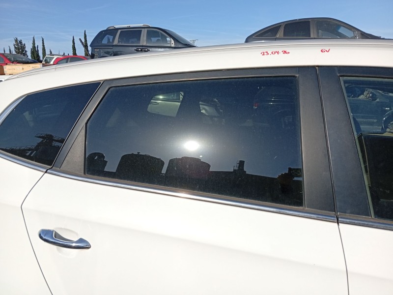 Recambio de luna trasera derecha para kia carens iv 1.7 crdi referencia OEM IAM 83420A4020  