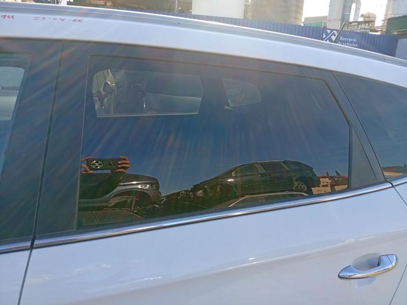 Recambio de luna trasera izquierda para kia carens iv 1.7 crdi referencia OEM IAM 83410A4020  