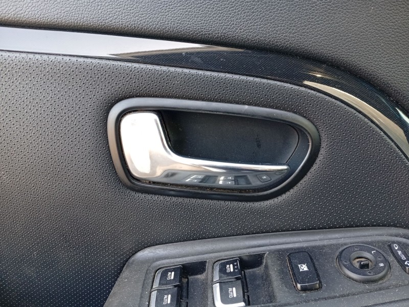 Recambio de maneta interior delantera izquierda para kia carens iv 1.7 crdi referencia OEM IAM 82610A4110CRP  