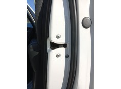 Recambio de cerradura puerta delantera derecha para kia carens iv 1.7 crdi referencia OEM IAM 81320A4010  