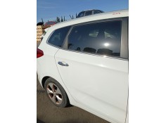 Recambio de puerta trasera derecha para kia carens iv 1.7 crdi referencia OEM IAM 77004A4000  