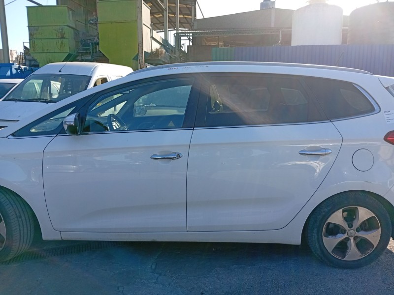 Recambio de puerta trasera izquierda para kia carens iv 1.7 crdi referencia OEM IAM 77003A4000  