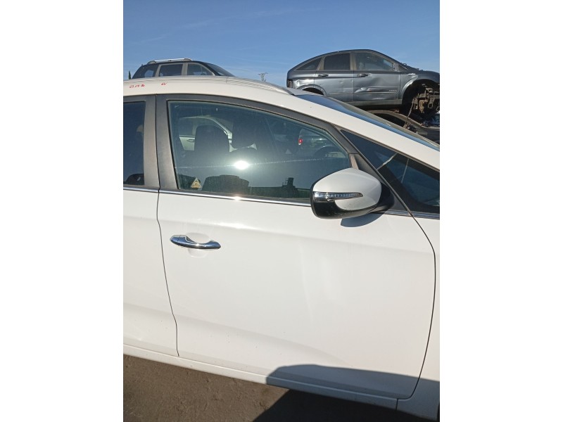 Recambio de puerta delantera derecha para kia carens iv 1.7 crdi referencia OEM IAM 76004A4000  