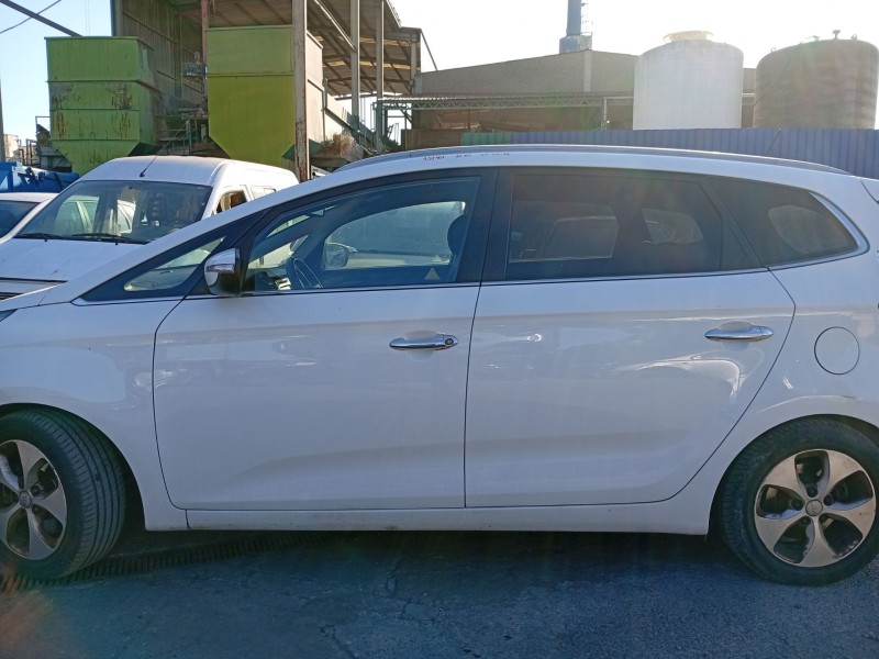 Recambio de puerta delantera izquierda para kia carens iv 1.7 crdi referencia OEM IAM 76003A4000  