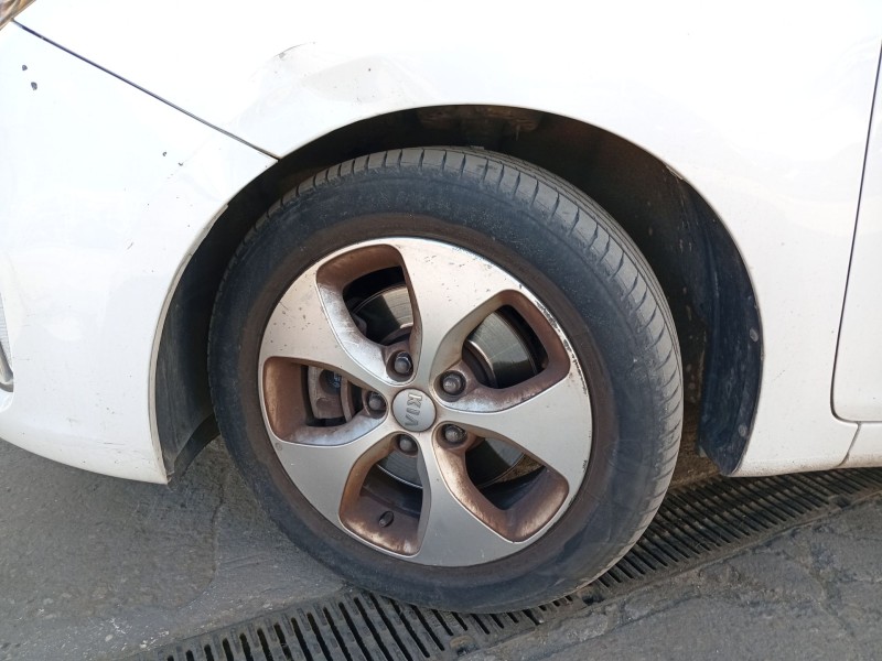 Recambio de mangueta delantera izquierda para kia carens iv 1.7 crdi referencia OEM IAM 51715A4000  