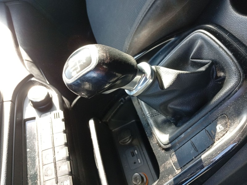 Recambio de palanca cambio para kia carens iv 1.7 crdi referencia OEM IAM 43700A4010 43720A4000 