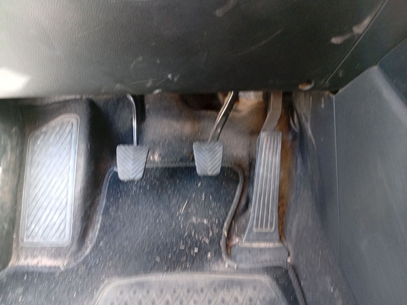 Recambio de pedal embrague para kia carens iv 1.7 crdi referencia OEM IAM 32802A4000  