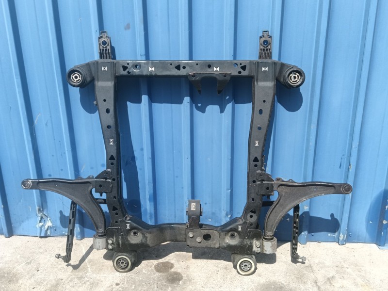 Recambio de puente delantero para opel insignia berlina 2.0 cdti cat referencia OEM IAM 13478789  