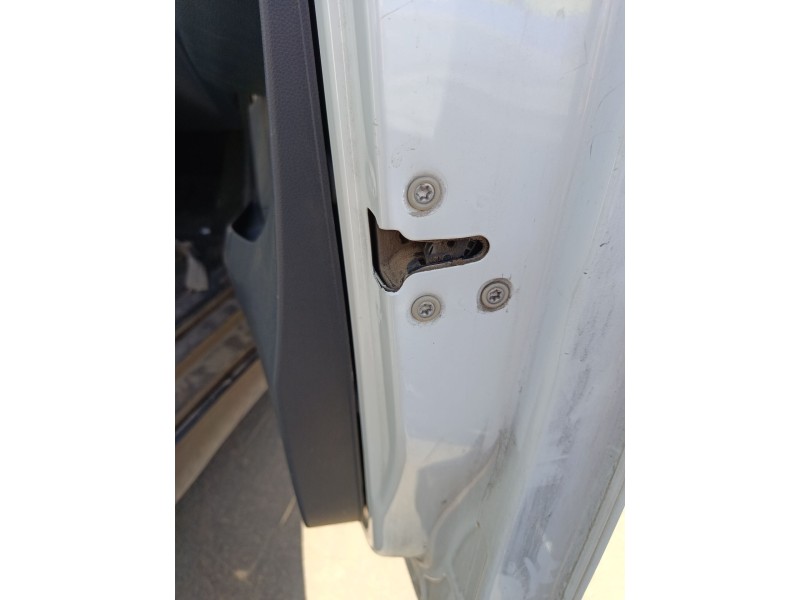 Recambio de cerradura puerta delantera derecha para maxus edeliver 3 furgoneta electric referencia OEM IAM   