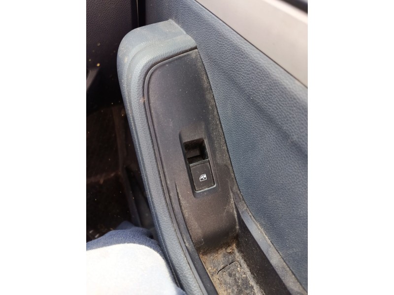 Recambio de mando elevalunas delantero derecho para maxus edeliver 3 furgoneta electric referencia OEM IAM   