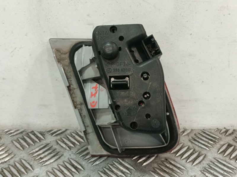 Recambio de piloto trasero derecho interior para bmw 3 (e46) 320 d referencia OEM IAM 6907938  