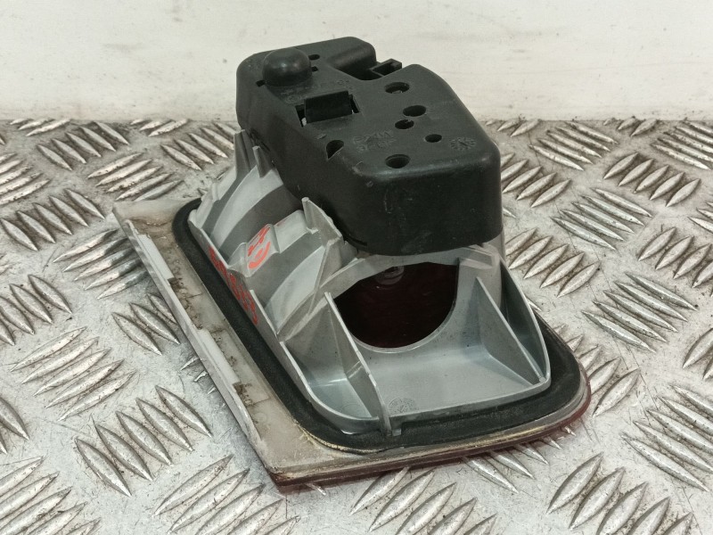 Recambio de piloto trasero derecho interior para bmw 3 (e46) 320 d referencia OEM IAM 6907938  
