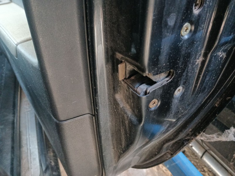 Recambio de cerradura puerta delantera derecha para peugeot 307 cc (3b) 2.0 16v referencia OEM IAM 9136Q2  