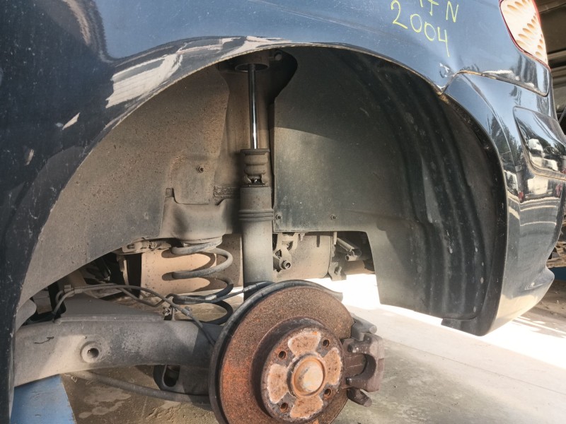 Recambio de paso de rueda trasero izquierdo para peugeot 307 cc (3b) 2.0 16v referencia OEM IAM 853306  
