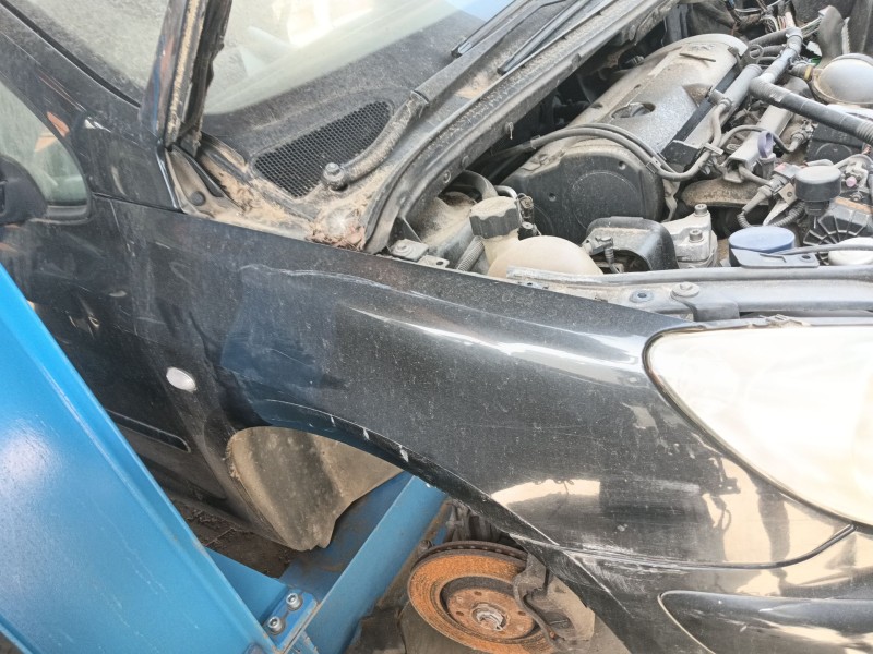 Recambio de aleta delantera derecha para peugeot 307 cc (3b) 2.0 16v referencia OEM IAM 7841N7  