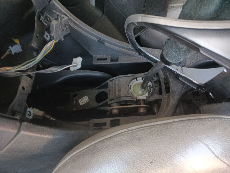 Recambio de consola central para peugeot 307 cc (3b) 2.0 16v referencia OEM IAM 758959  