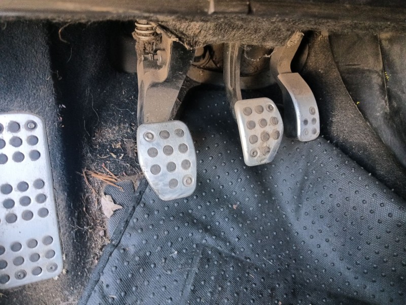Recambio de pedal embrague para peugeot 307 cc (3b) 2.0 16v referencia OEM IAM 2127V1  
