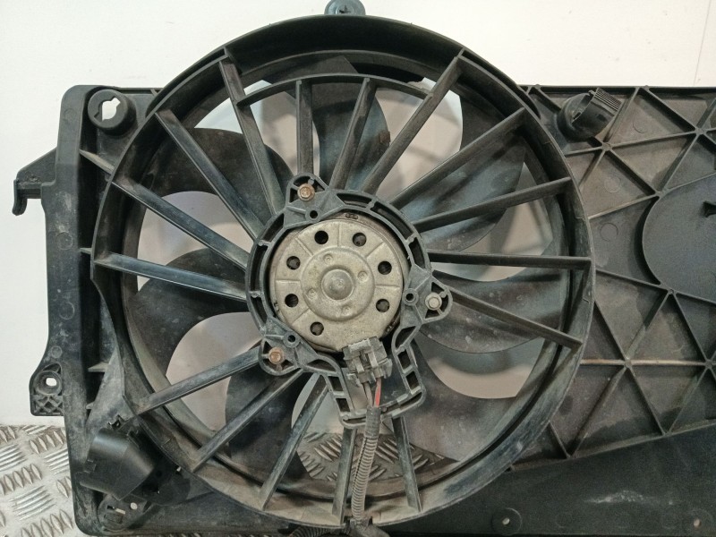 Recambio de electroventilador para opel meriva a monospace (x03) 1.6 (e75) referencia OEM IAM 8240391  