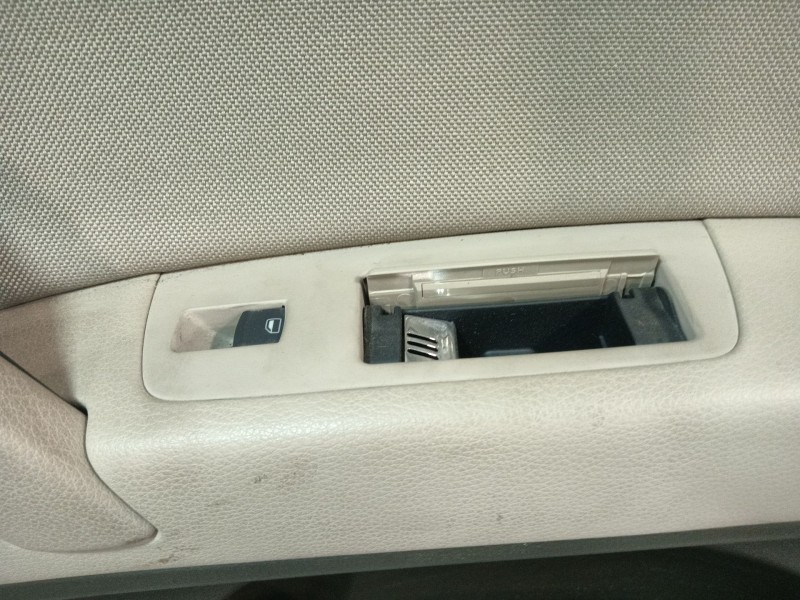 Recambio de guarnecido puerta trasera derecha para audi q7 (4lb) 4.2 fsi quattro referencia OEM IAM 4L0867306B  