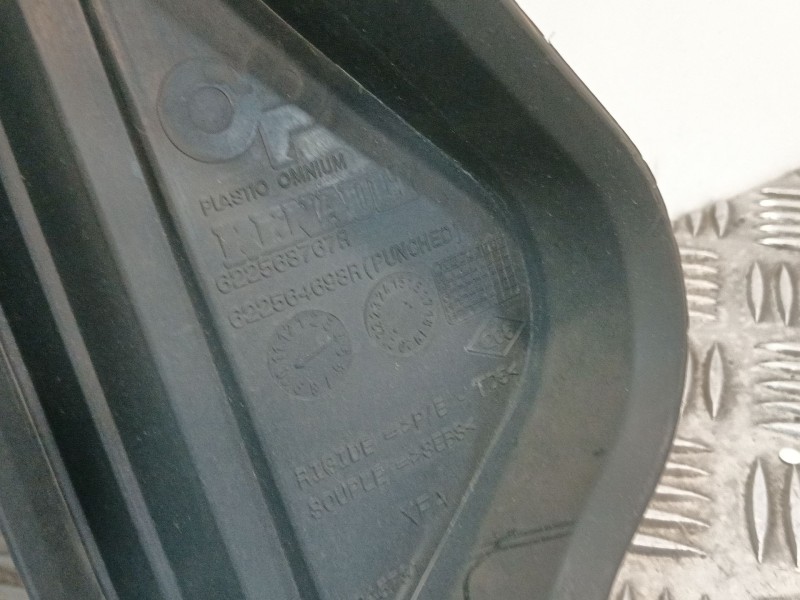 Recambio de canalizador aire para renault scénic iv (j9_) 1.5 dci 110 referencia OEM IAM 622568767R  