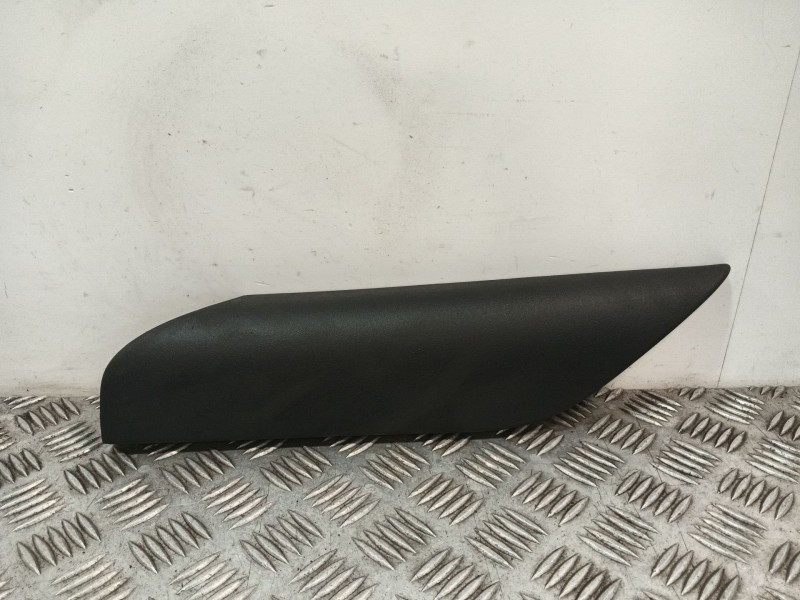 Recambio de moldura para iveco daily vi furgoneta 35s18, 35c18, 40c18, 50c18, 60c18, 65c18, 70c18 referencia OEM IAM 5801850027 