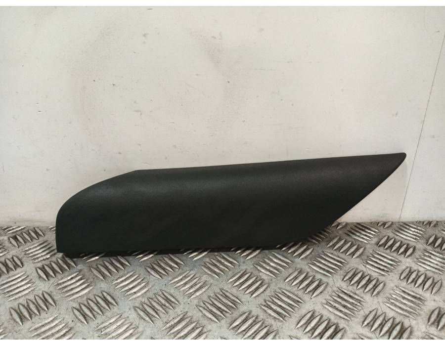 Recambio de moldura para iveco daily vi furgoneta 35s18, 35c18, 40c18, 50c18, 60c18, 65c18, 70c18 referencia OEM IAM 5801850027 