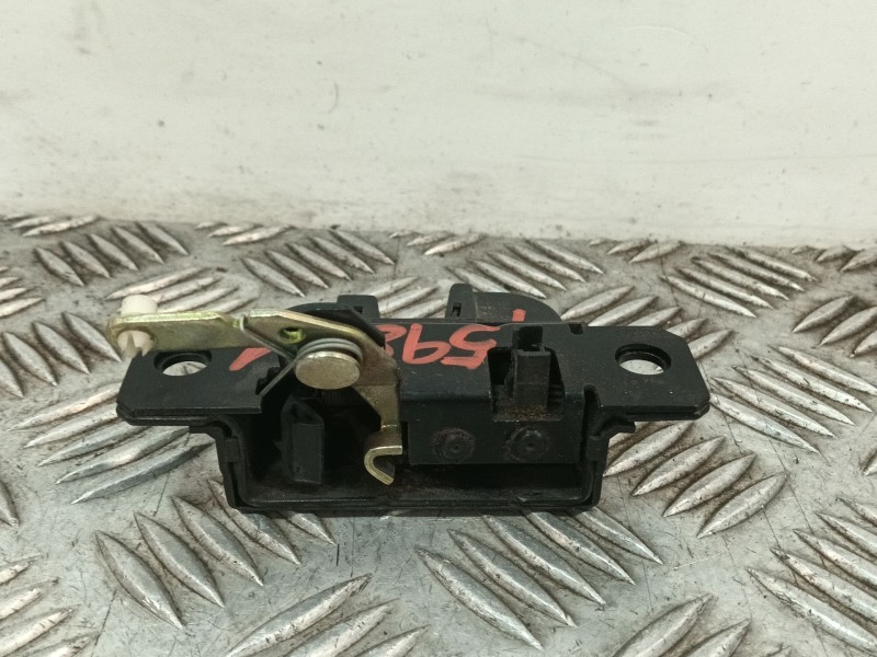 Recambio de cerradura maletero / porton para seat leon (1m1) 1.6 16 v referencia OEM IAM 3B9827505  