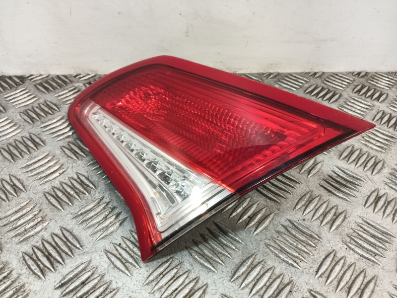 Recambio de piloto trasero derecho interior para citroën c4 lim. referencia OEM IAM 967215548001 VPAP2X13404B 
