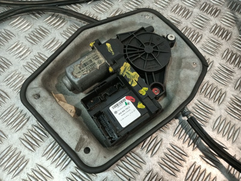 Recambio de elevalunas delantero izquierdo para volkswagen golf v (1k1) 1.9 tdi referencia OEM IAM 1K3837461A 1K4837461A 1K58374
