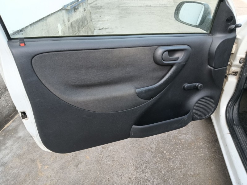 opel corsa c (x01) del año 2003