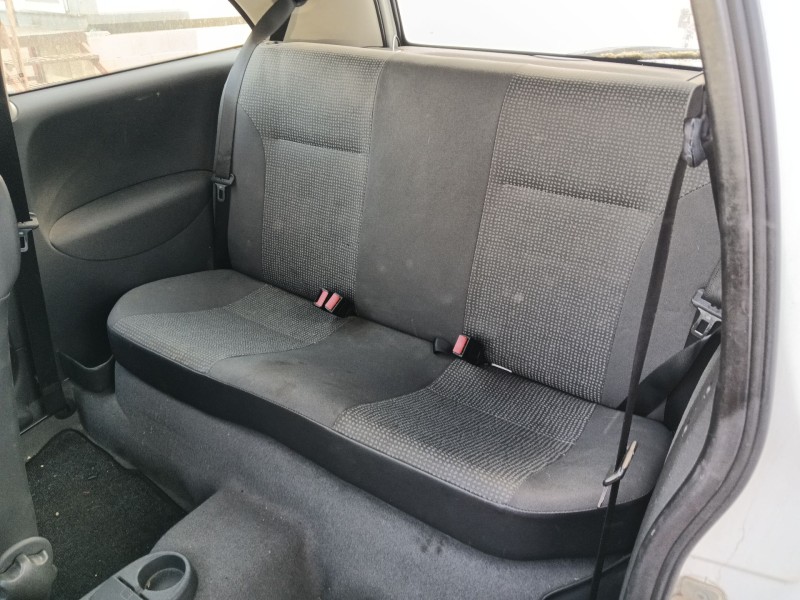 opel corsa c (x01) del año 2003