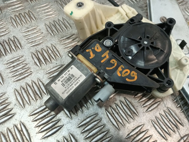 Recambio de elevalunas delantero izquierdo para citroën c4 cactus 1.2 vti 82 referencia OEM IAM 9810287780 9674252380 