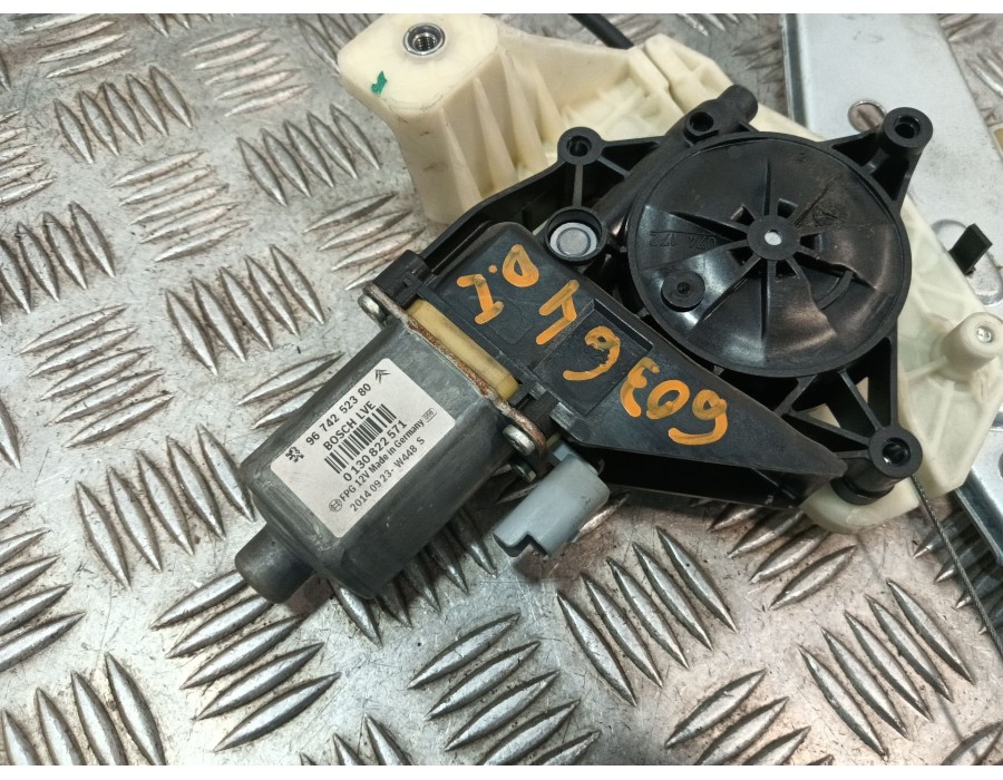 Recambio de elevalunas delantero izquierdo para citroën c4 cactus 1.2 vti 82 referencia OEM IAM 9810287780 9674252380 
