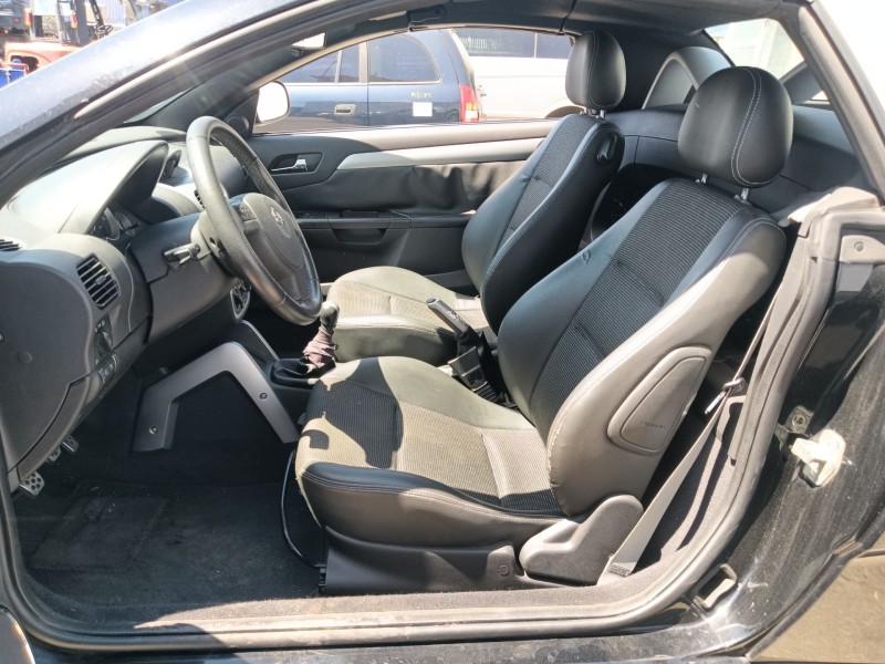 opel tigra twintop (x04) del año 2006