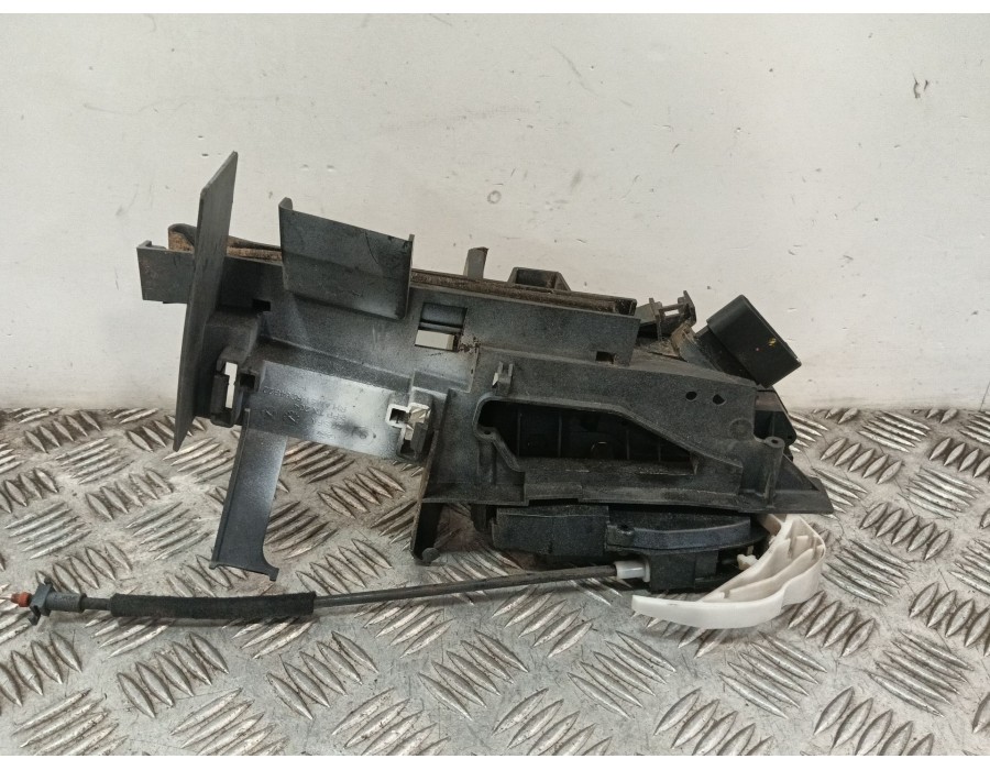 Recambio de cerradura puerta trasera derecha para ford c-max 1.0 ecoboost cat referencia OEM IAM AM5AR26412CC  