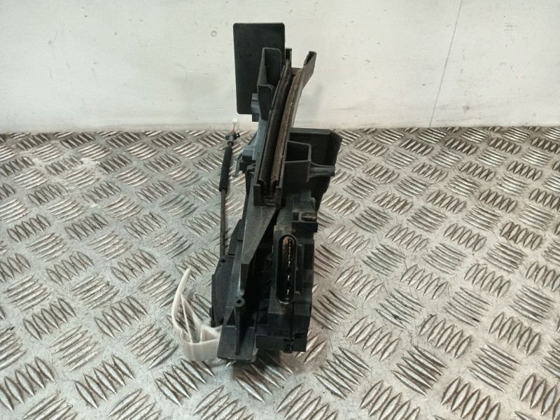 Recambio de cerradura puerta trasera derecha para ford c-max 1.0 ecoboost cat referencia OEM IAM AM5AR26412CC  