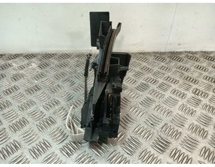 Recambio de cerradura puerta trasera derecha para ford c-max 1.0 ecoboost cat referencia OEM IAM AM5AR26412CC  