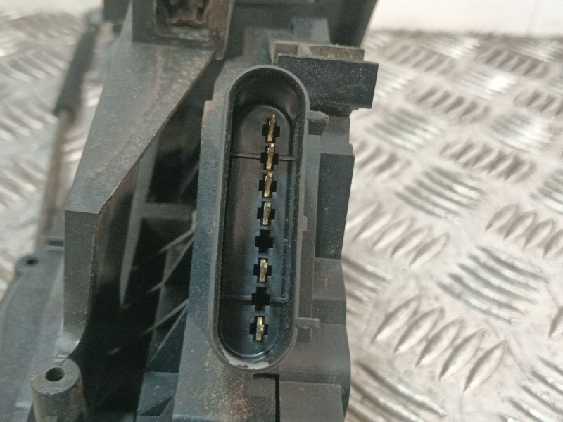 Recambio de cerradura puerta trasera derecha para ford c-max 1.0 ecoboost cat referencia OEM IAM AM5AR26412CC  